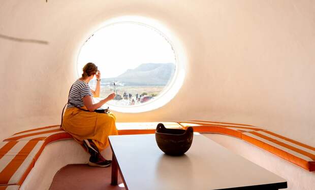 Какие цвета выбрать, чтобы сделать маленькую комнату зрительно просторной? Какие цвета выбрать, чтобы сделать маленькую комнату зрительно просторной?