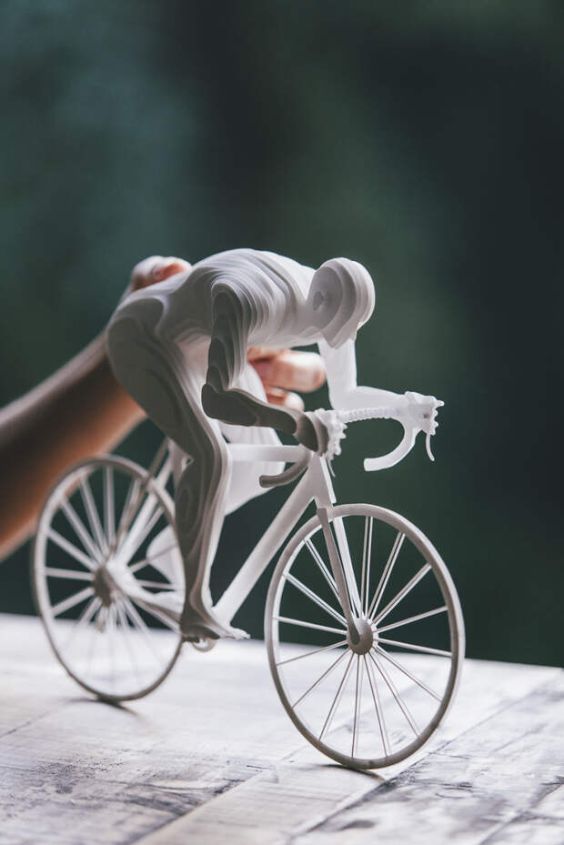 Велосипедист  бумага, скульптура, творчество