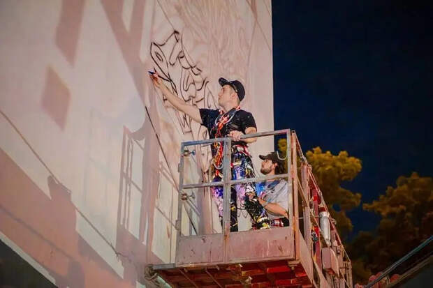 Золотой мост во Владивостоке украсит каллиграфический мурал