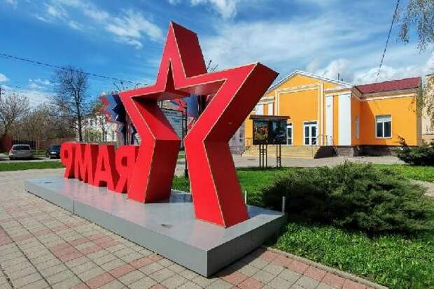 В Тамбове завершают праздничное оформление улиц и площадей ко Дню Победы