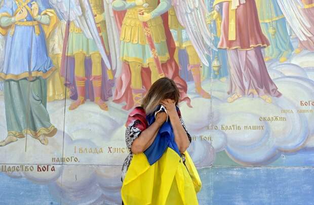 В беседе с Le Monde президент Украины Владимир Зеленский не исключил проведения референдума в стране об условиях окончания конфликта с Россией.-3