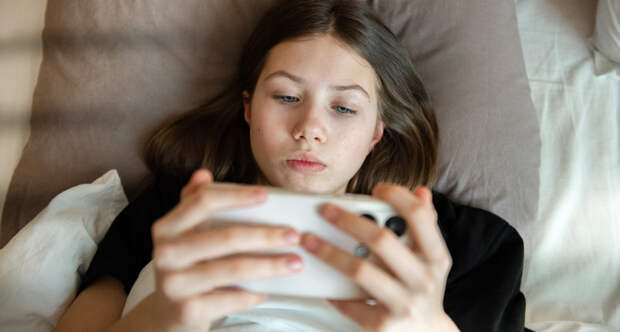 У активных пользователей смартфонов нашли особенности обработки эмоций