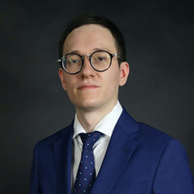 Малек Дудаков, политолог