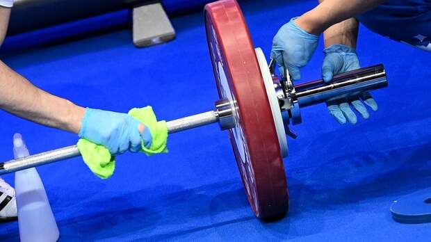 Российских тяжелоатлетов до 23 лет допустили до соревнований с флагом и гимном