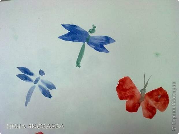 Сегодня хочу напомнить вам детсадовский способ рисования цветов и листьев. Дети, даже старшие школьники, просто обожают этот способ за простоту, быстроту и эффектность! фото 12