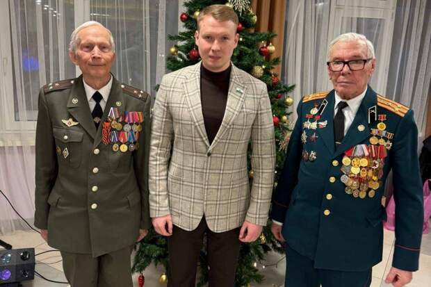 Марсель Шарапов принял участие во встрече с советом ветеранов Ново-Савиновского района