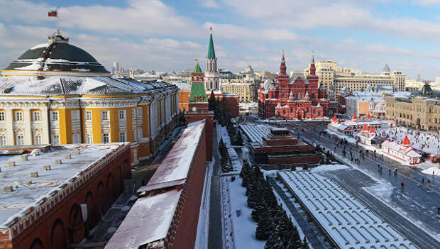 Московский кремль и Красная площадь. Архивное фото Московский кремль и Красная площадь. Архивное фото