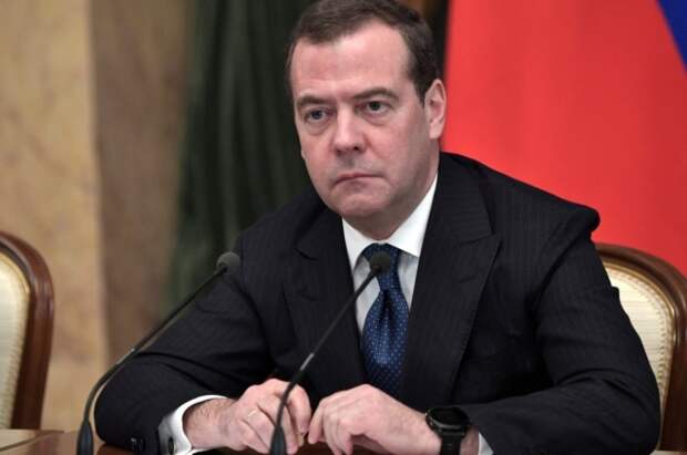 Медведев рассказал о возможных последствиях передачи Киеву ядерного оружия