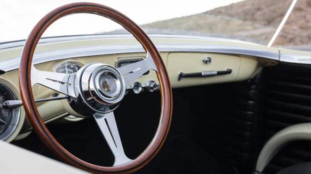 Концептуальный родстер реактивной эры Dodge Firearrow II