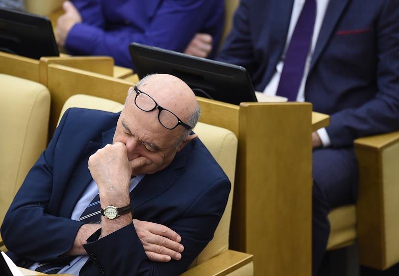 От санкций все устали