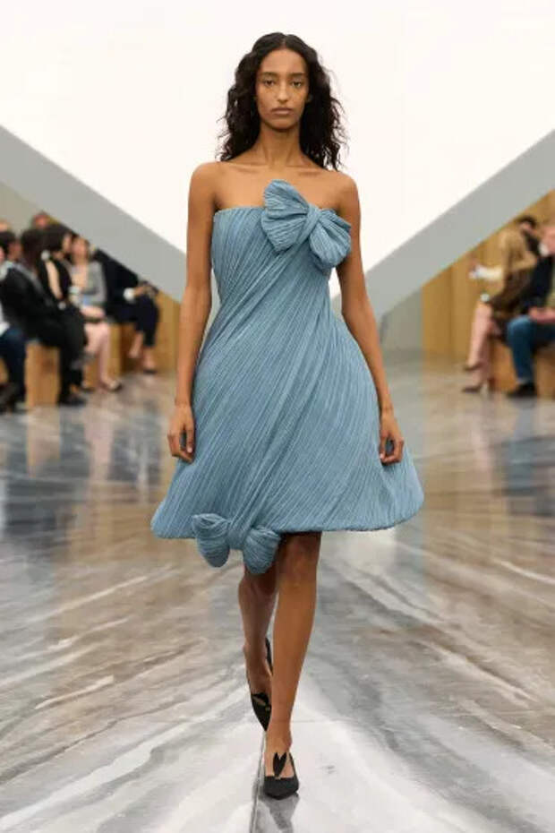 Мона Тугаард на показе Dior весна-лето — 2026