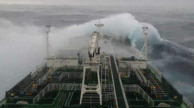 «Пираты в Атлантике»: почему захват «российского» танкера с украинским экипажем не нанес ущерба России