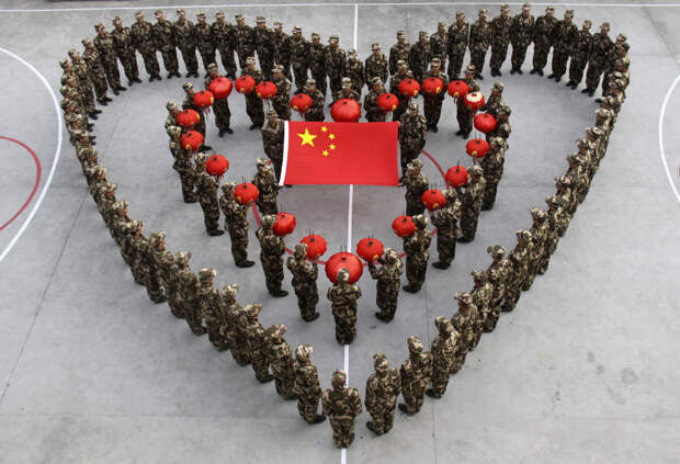 Китайский Новый год, который в 2010 году совпал со Днем святого Валентина