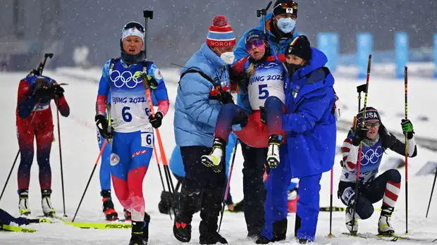 Норвежская биатлонистка Тандревольд потеряла сознание после финиша в пасьюте