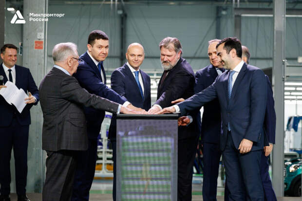 Беспрозванных и Алиханов открыли в Калининградской области сразу семь заводов