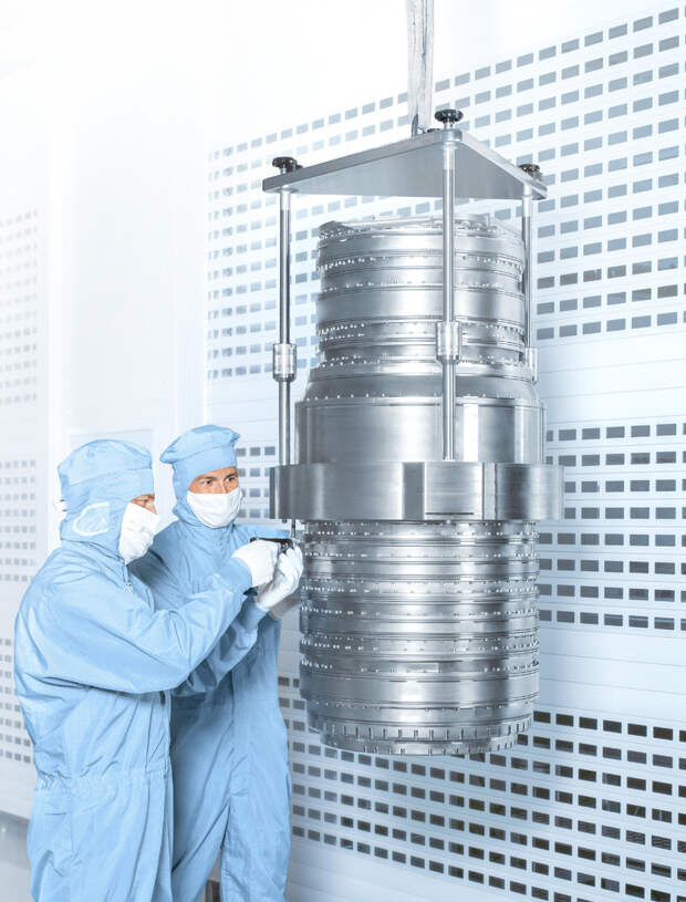 Оптическая система DUV фотолитографа ASML производства немецкого Carl Zeiss. Изображение: ZEISS