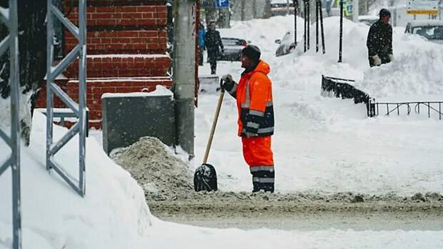 Уборка снега в Барнауле / Фото: amic.ru