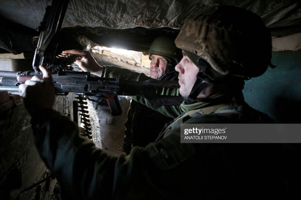 Ukrainian servicemen Ukrainian servicemen