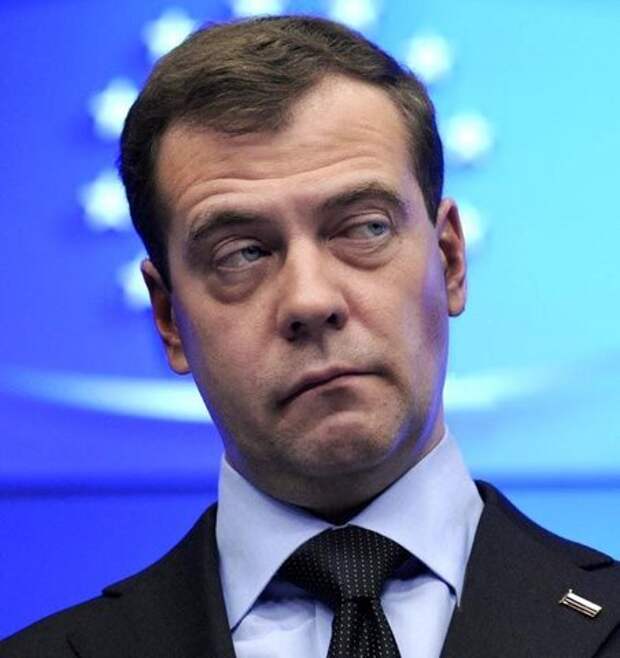 В борьбе с бедностью правительству Медведева поможет только отставка