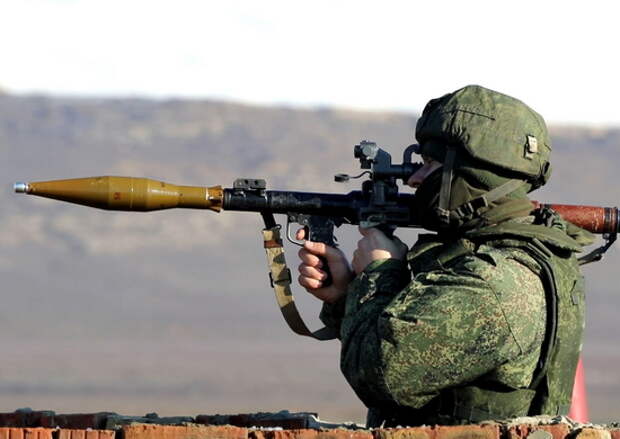 Добровольцы и мобилизованные граждане проходят подготовку на одном из полигонов Южного военного округа в Дагестане