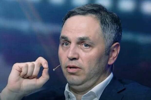 Портнов рассказал, как Порошенко вынес 340 килограмм 100-долларовых купюр