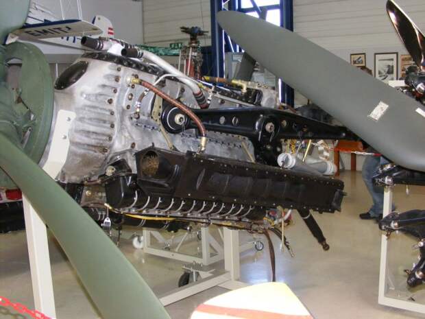 Германский авиационный двигатель Jumo-213