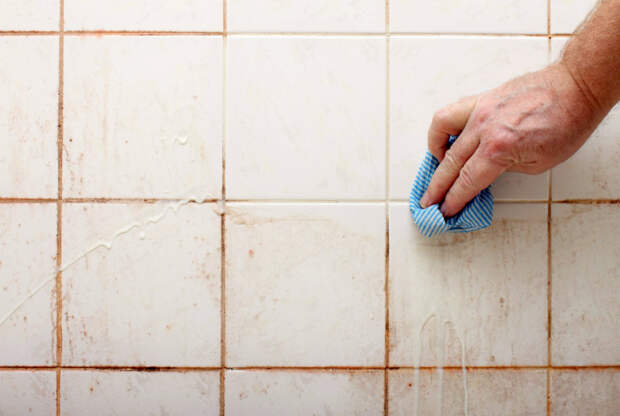 Чистота швов в ванной. | Фото: legkovmeste.ru.