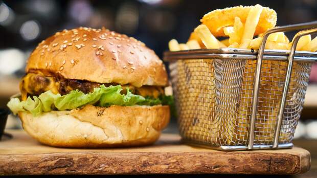 Cell Stem Cell: американские ученые назвали жирную пищу причиной развития рака