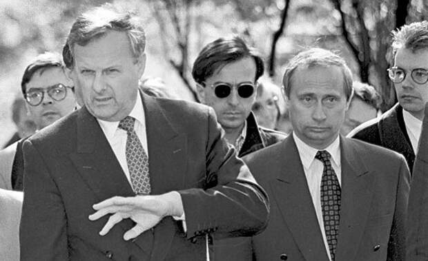 Первый заместитель мэра Санкт-Петербурга Владимир Путин Загадочный властитель России