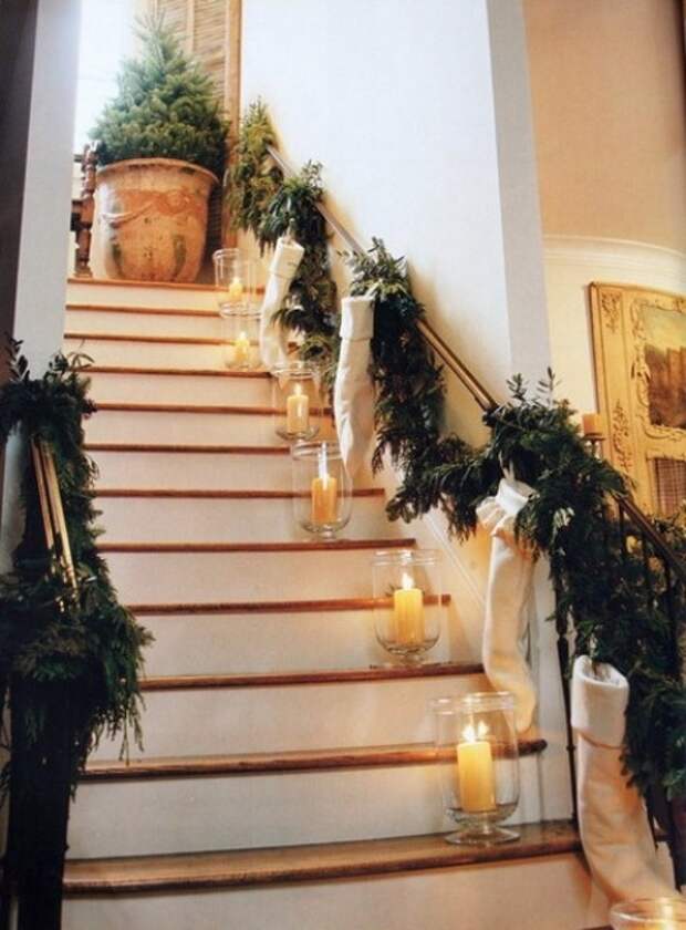 Дизайн интерьера. Потрясающие идеи украшения лестниц к Рождеству (61) (472x640, 175Kb)