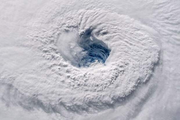 В NASA показали масштабный ураган "Флоренс" из космоса nasa, космос, мкс, природа, стихия, ураган, фото, фотографии