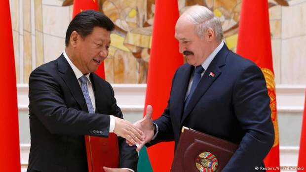 Си Цзиньпин и Александр Лукашенко, май 2015 года
