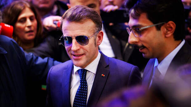 «Унижает нас повсюду»: Во Франции отреагировали на шутку Захаровой об очах Макрона