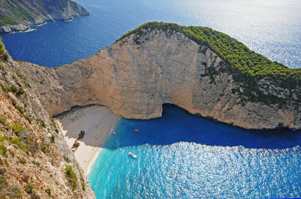 Бухта Навайо (Navagio Beach). Остров Закинф, Греция