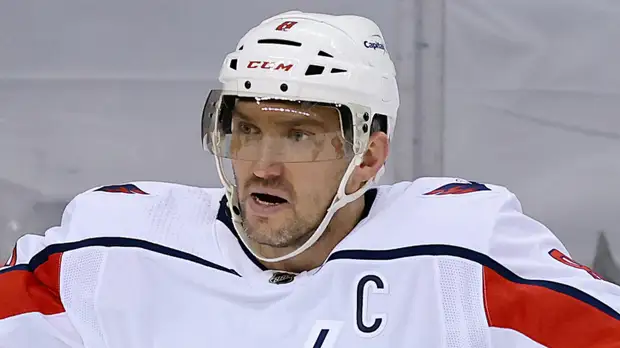 Американский игрок «Бостона» хотел спровоцировать Овечкина на драку