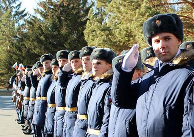 В октябре военным. Военная воздушная Академия. Офицер военный городок.