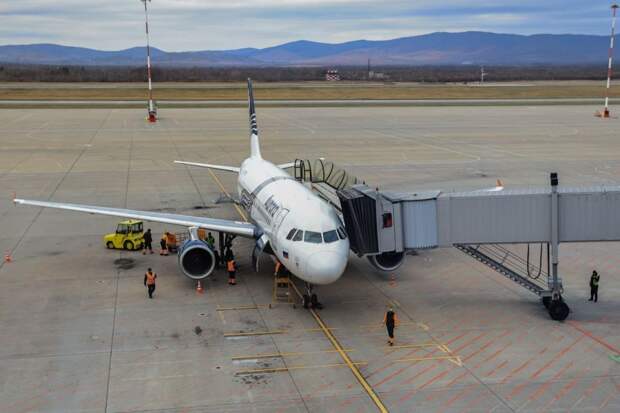 Самолёт авиакомпании «Аврора» подал сигнал бедствия в аэропорту Владивостока