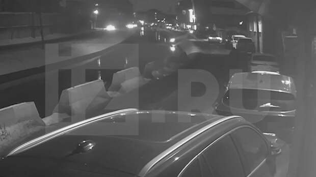 «Оказался в нужном месте»: махачкалинец о спасении матери и ребенка из тонущего такси