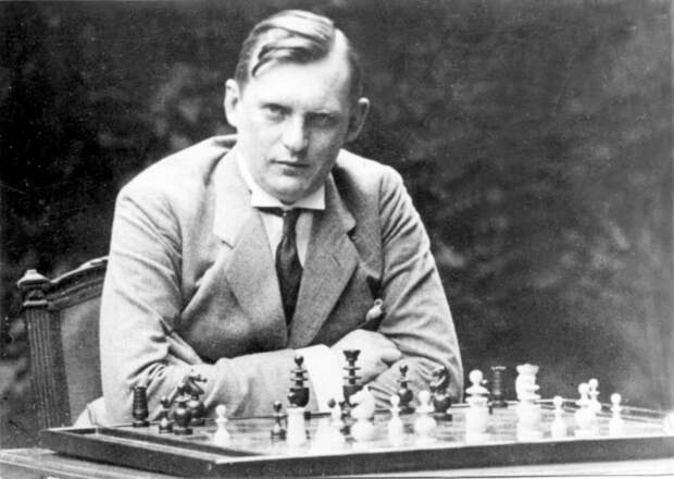 Известный шахматист, чемпион мира Александр Алехин. Известный шахматист, чемпион мира Александр Алехин.