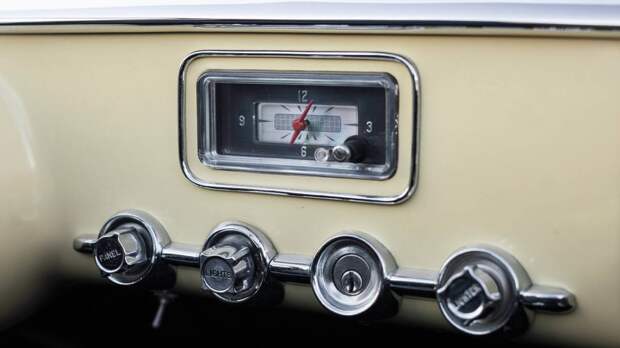 Концептуальный родстер реактивной эры Dodge Firearrow II
