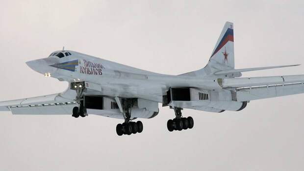 Два стратегических бомбардировщика Ту-160 пролетели над Ледовитым океаном и Белым морем