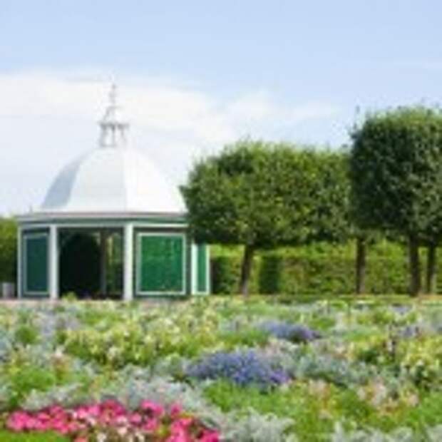 alcove at Peterhof