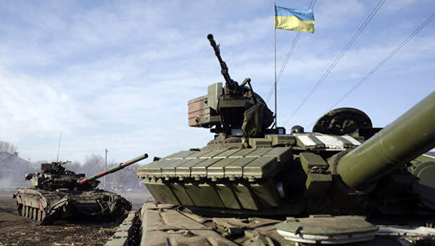 Танки украинской армии около Горловки. Архивное фото