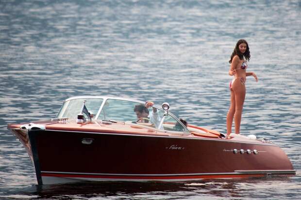 Дева Кассель