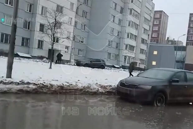 В Петербурге между сугробами разлилось море