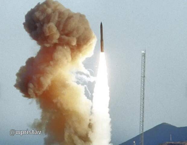 Спикер палаты представителей США: Байден не может контролировать ядерное оружие