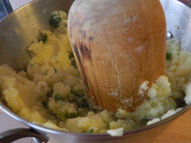 Рецепт на выходные: Картофельное пюре с крапивой и чесноком