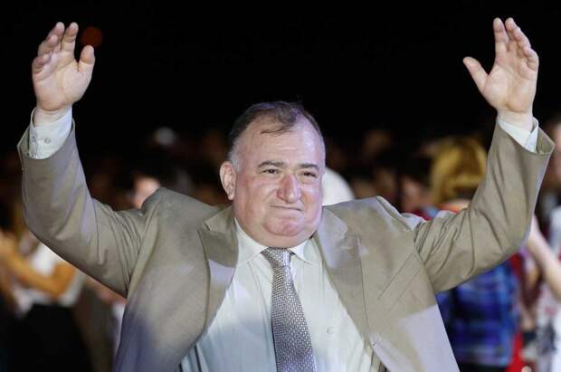 Человеку — легенде Шаваршу Карапетяну — 65 Человеку — легенде Шаваршу Карапетяну — 65 народный герой, настоящий человек, шаварш карапетян