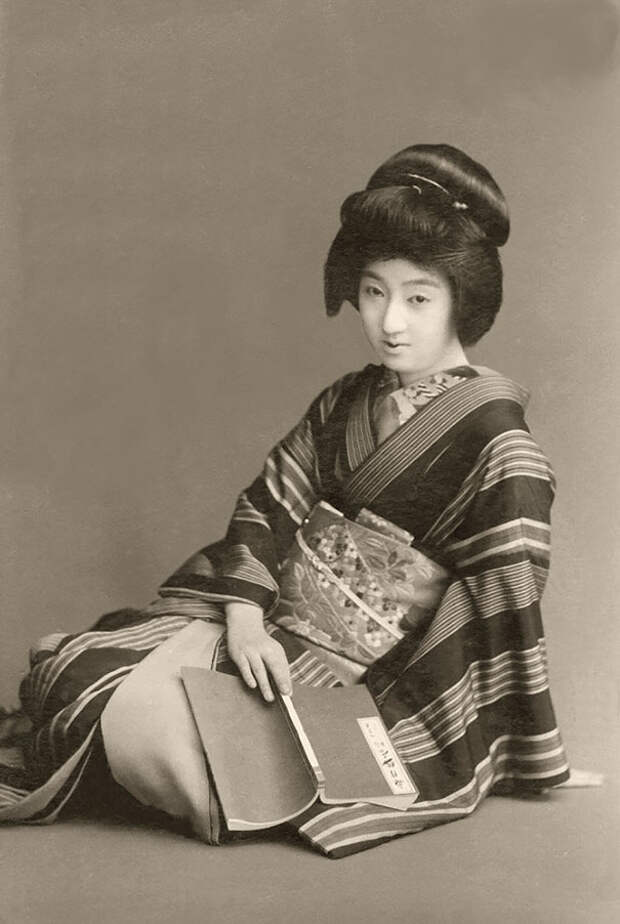 vintage-women-beauty-1900-1910-95__605