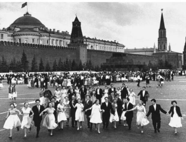 Выпускной вечер 21 июня 1941 год.
